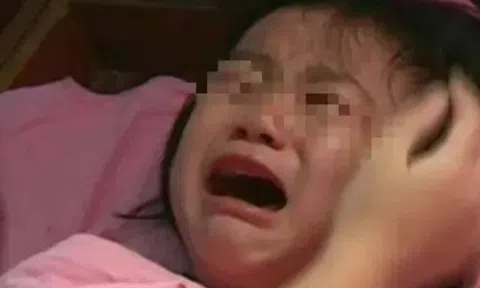 Con gái liên tục kêu "Đau mông quá!", mẹ đưa đi khám thì bác sĩ nói "Sao không đi khám sớm"