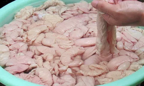 Rửa lòng già với muối mất vị món ăn, dùng 2 thứ này vừa sạch lại thơm không còn mùi hôi