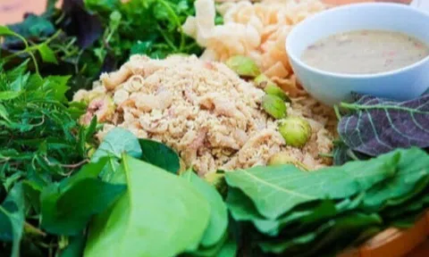 Một loại cây ở Việt Nam có rất nhiều, trồng trước nhà giúp hút tài lộc, dùng làm rau và thuốc tốt cho sức khỏe