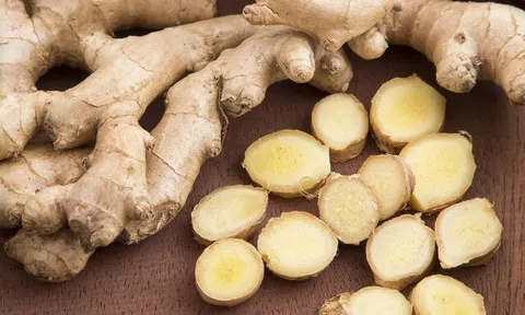 Gừng mua về hay héo, mốc hoặc mọc mầm, cho ngay vào đây gừng để cả nửa năm vẫn tươi ngon cay thơm