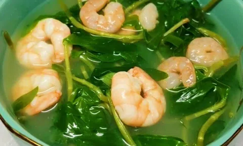 Loại cỏ dại mọc tua tủa sau mưa không ngờ là rau quý, nấu chung với tôm rất ngon, không biết ăn quá tiếc