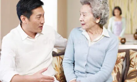 Về già không đủ tiền trả viện phí, một câu nói của con rể khiến tôi cảm thấy hối hận
