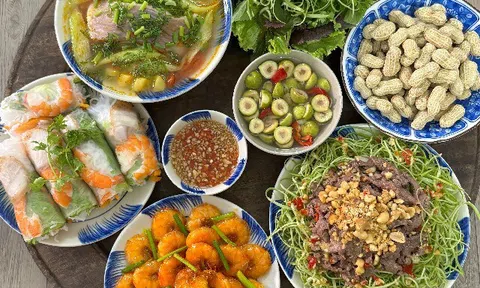 Gợi ý 15 mâm cơm cho nửa tháng mùa hè vừa ngon mát lại dễ nấu, màu sắc đẹp mắt