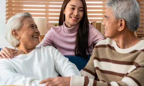 Càng về già càng nên giữ kín mọi chuyện thay vì kể hết cho con cái, đặc biệt là 3 điều này