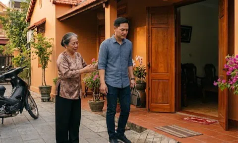 Đi công tác ngang qua quê vợ cũ, tôi bị mẹ cô ấy kéo về nhà, vừa vào cửa đã chết lặng