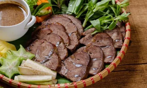 Cách luộc bắp bò mềm ngon cùng mẹo pha nước chấm mắm gừng chuẩn vị
