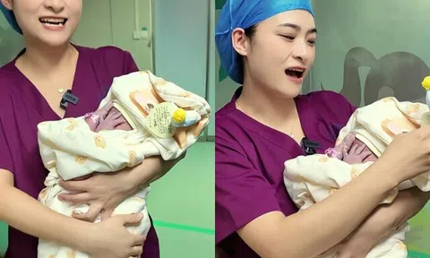 Bác sĩ vừa bế em bé sơ sinh ra ngoài phòng mổ, cả nhà chưa kịp nhìn, đứa trẻ đã liên tục lấy tay che mặt