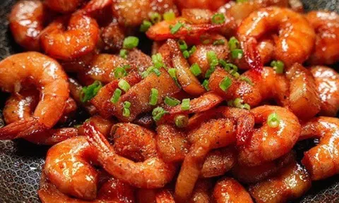 Rang tôm, nhiều người hay nước này làm tôm lên màu không đẹp lại mềm ỉu, biết rồi mọi người nhớ tránh nhé!