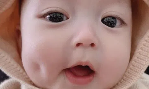 Bố đặt tên con 4 chữ Văn Võ Song Toàn vừa hay vừa ý nghĩa, đứa trẻ giờ sinh ra hệt như tên gọi