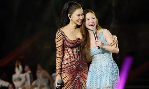 Thu Minh song ca với Hương Tràm sau hơn 1 thập kỷ, màn tái hợp khiến khán giả "vỡ oà"