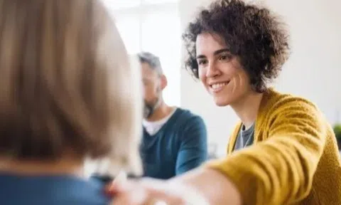 Trắc nghiệm: Bạn có biết khi nào không giúp đỡ người khác chính là khôn ngoan?
