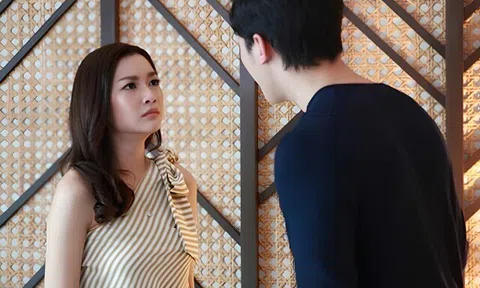30 tuổi lần đầu dẫn bạn trai về ra mắt, anh tái mặt khi thấy người phụ nữ đang ngồi trong bếp nhà tôi