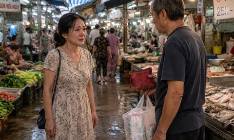 Gặp lại chồng cũ ở chợ sau 20 năm ly hôn, thấy thứ trên tay ông ấy, mắt tôi đỏ hoe