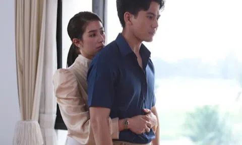 Chồng nói đi đá bóng nhưng về nhà áo thơm phức mùi nước hoa phụ nữ, hôm sau tôi lén đi theo thì ngã quỵ