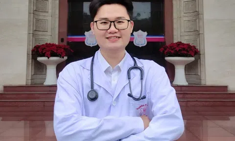 Gặp Thủ khoa nội trú Y học cổ truyền: Nam sinh chuyên Lý có cú rẽ bất ngờ, 6 năm sau đứng đầu kỳ thi "khốc liệt"