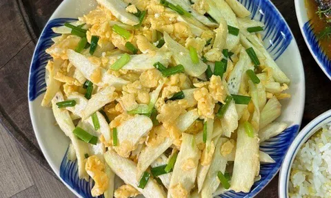Loại củ xưa mọc hoang không ai ngó, nay là đặc sản được săn lùng vào mùa thu, cứ rao bán là hết sạch, xào trứng hay kho cực ngon