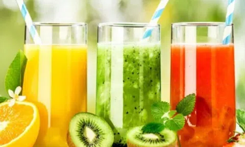 Loại đồ uống chứa cả “kho vitamin và khoáng chất” ai cũng thích nhưng dùng sai là sức khỏe đi xuống