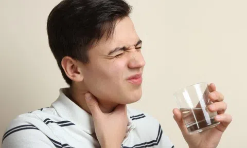 Viêm họng do virus và vi khuẩn khác nhau thế nào?
