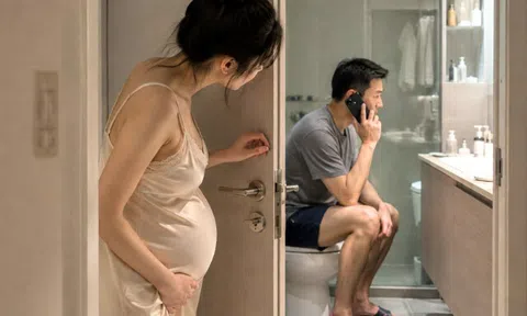 Mang bầu nửa đêm nghe chồng gọi “vợ ơi” trong nhà tắm, vừa đẩy cửa vào tôi đứng không vững