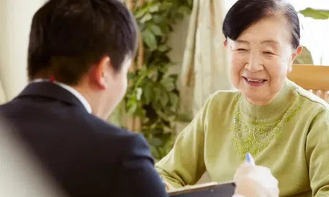Về già, bất kể giàu hay nghèo, có ba điều cha mẹ nhất định phải giúp đỡ con cái, nếu không sẽ hối tiếc suốt đời