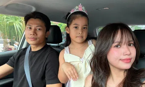 Chàng trai Thanh Hóa đỗ Thủ khoa Sân khấu, vợ từng cùng mặc chung áo mưa, giờ lập hẳn "nhà gấu" cho con gái