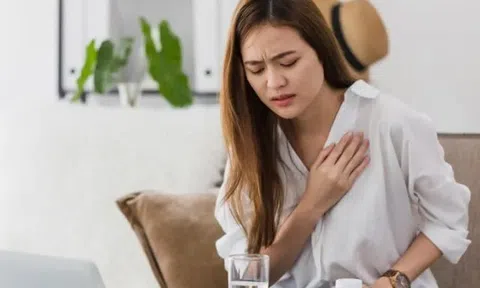 Chi tiền triệu mua vi chất uống theo tư vấn trên TikTok, người phụ nữ phải "cầu cứu" bác sĩ