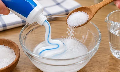 Trộn muối ăn với kem đánh răng giải quyết ngay nhiều rắc rối trong nhà, tôi tiếc hùi hụi vì không biết sớm hơn