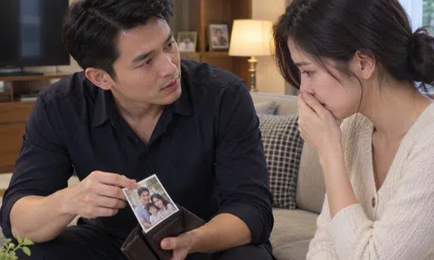 Chồng bỏ đi biệt tích 3 năm mới về, ngay đêm đầu tiên anh cho tôi xem một thứ, tôi bật khóc xin lỗi