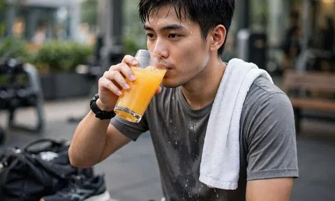 Chăm thể thao, không rượu bia vẫn bị gan nhiễm mỡ nặng, nguyên nhân đến từ loại nước ép quen thuộc