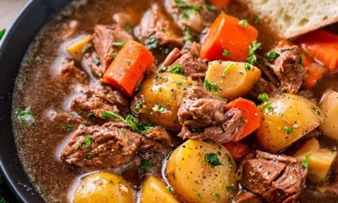 Nấu bò sốt vang mãi vẫn không ngon, thịt mùi gây, kém mềm nhừ, đầu bếp mách nhớ làm bước này món ăn đỉnh như ngoài hàng