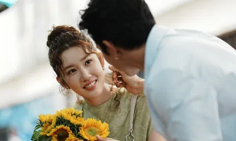 Thúy Ngân tái xuất màn ảnh rộng, cùng lúc "cân" 3 anh chàng cực phẩm trong phim mới
