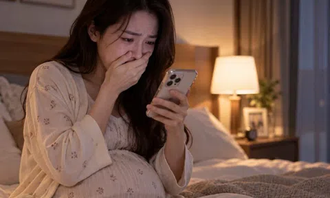 Chồng đi công tác liên miên, vợ bầu sinh nghi lén xem tin nhắn thì bàng hoàng với nội dung