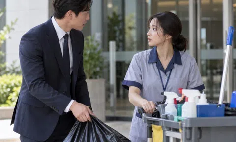 Gặp lại vợ cũ đang làm tạp vụ sau 2 năm bỏ nhau, thấy dấu vết trên cơ thể em, tôi xin tái hôn