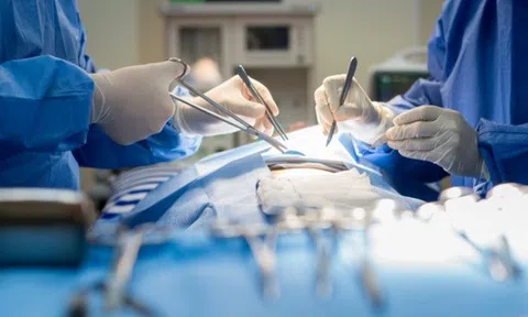 Bác sĩ tay ngang cắt nhầm động mạch khiến cụ bà 63 tuổi tử vong, khai man để chối tội
