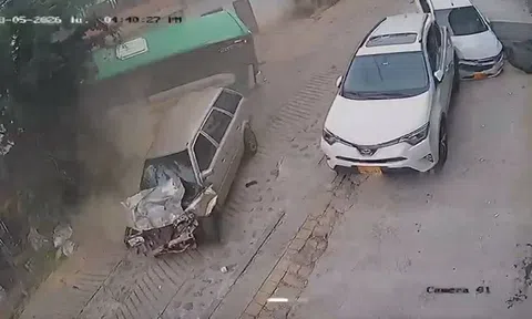 Xe buýt đâm trúng 4 ô tô khiến 17 người bị thương: Nạn nhân có cả trẻ em
