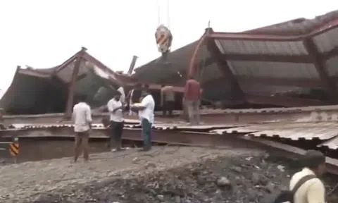 Sập mái nhà kho đang xây dựng, 3 người thiệt mạng: Nhân chứng nói gì?