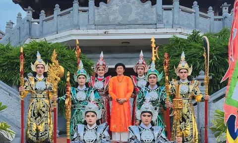 Nghệ sĩ Hoài Linh chủ trì nghi lễ, dàn sao Việt tụ hội ở đền thờ 100 tỷ dịp Giỗ Tổ nghề Sân khấu