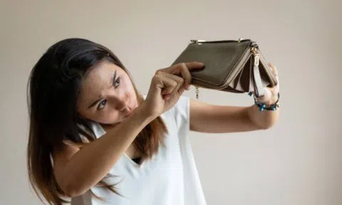 Lương tăng gấp đôi vẫn không có tiền tiết kiệm: Nhiều người mắc 5 sai lầm mà không nhận ra