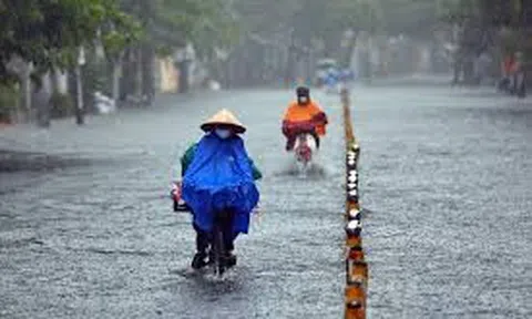 Dự báo thời tiết 18/6: Bắc Bộ mưa lớn, Trung Bộ nắng nóng gay gắt