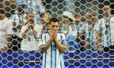 Messi lại gục ngã trên chấm 11m, lập kỷ lục buồn tại World Cup