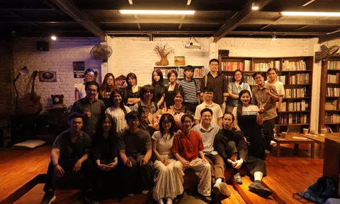 “Chơi giữa mùa trăng”: Khi thơ ca bước ra khỏi trang giấy để được "sống" trong không gian điện ảnh