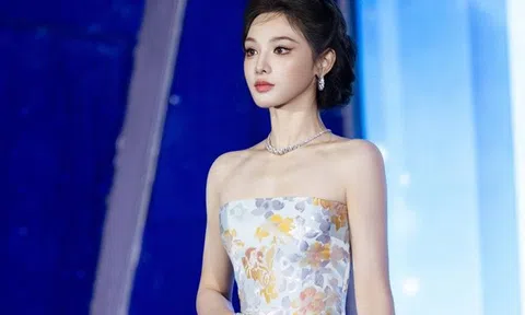 Bành Tiểu Nhiễm gây sốt thảm đỏ LHP Quốc tế Bắc Kinh 2026: Nhan sắc “công chúa Tây Châu” ngày càng thăng hạng