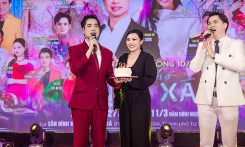 Ngọc Sơn tổ chức sinh nhật cho Phương Thanh ngay trên sân khấu Bắc Ninh