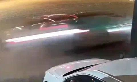 Tài xế BMW phê ma túy tông người bán rau lúc rạng sáng qua đời: Camera ghi lại khoảnh khắc ám ảnh