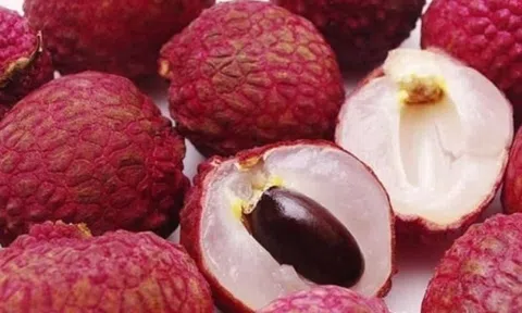 Cách ăn vải đúng để không bị nóng trong nổi mụn và các thực phẩm kiêng kỵ cần tránh
