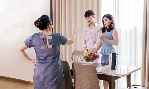 Mẹ chồng lên chơi bắt con dâu nghỉ làm nấu 3 bữa đủ 6 món, kiệt sức vì phục vụ, tôi tủi thân khi nghe chồng nói một câu
