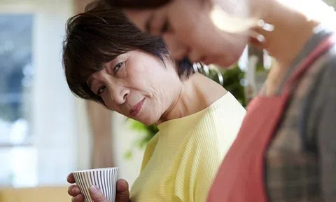 Xin về ngoại có giỗ, mẹ chồng gạt phăng: 'Con gái phải lo cho nhà chồng', tôi chỉ làm một việc với em chồng khiến bà vội đổi ý