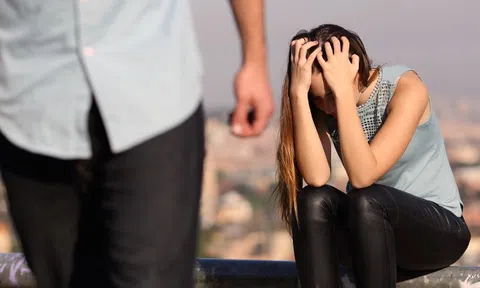 Phát hiện chồng có con ngoài giá thú, tôi lập tức nộp đơn ly hôn nhưng câu nói của cậu bé trước ngày ra tòa khiến tôi bật khóc