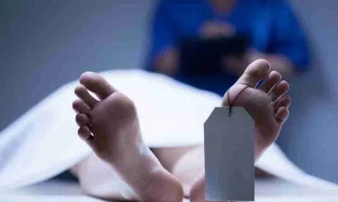 Hàng xóm ngửi thấy mùi lạ, bủn rủn phát hiện người phụ nữ sống một mình tử vong trong nhà sau nhiều ngày