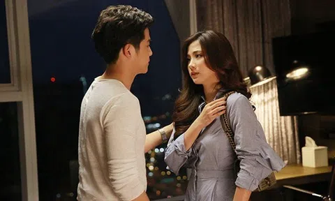 Bạn gái cũ vừa ly hôn gọi tôi lúc nửa đêm, vừa đến nơi nhìn cảnh tượng trong phòng khiến tôi phát hoảng